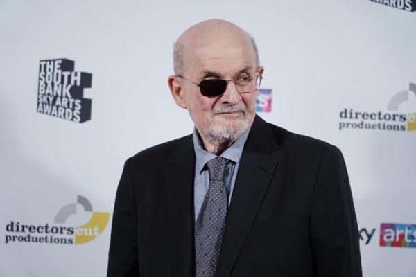 萨尔曼·拉什迪(Salman Rushdie)在新书中透露，他被刺伤后患上了癌症