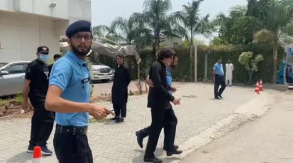 伊斯兰堡警方逮捕了PTI秘书处的Gohar Khan和Raoof Hasan