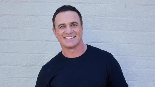Shannon Noll在第七频道推出的具有里程碑意义的数字体育版权中演唱了“What About Free”