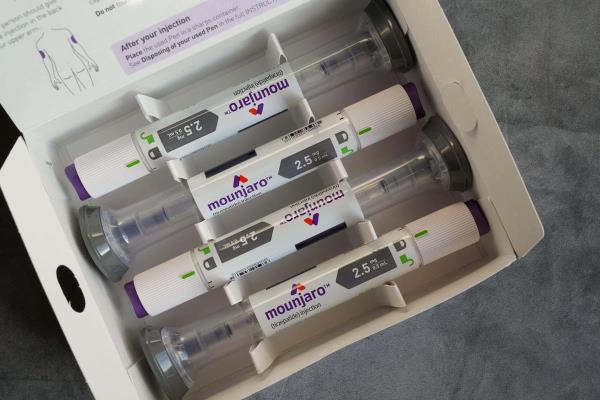 分析发现，在蒙扎罗岛上，女性比男性减重更多