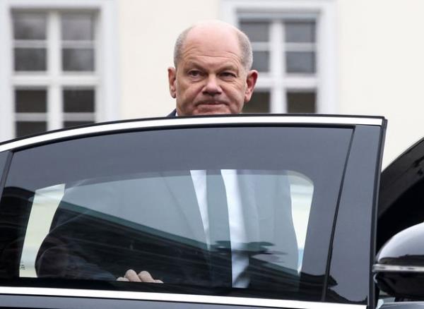德国联合政府垮台后，奥拉夫·肖尔茨（Olaf Scholz）要求举行新选举的压力