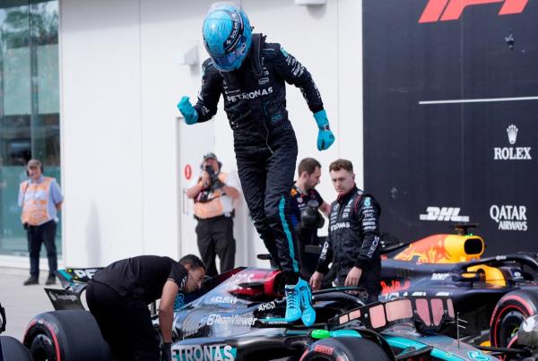 2024年F1加拿大大奖赛：乔治·拉塞尔击败马克斯·维斯塔潘获得杆位