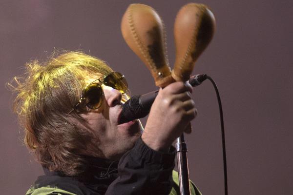 暴洪袭击英国：汽车被淹没，环境署警告称预计会有更多洪水