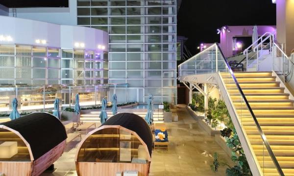 探索浴池文化：在大阪的温泉世界酒店和度假村的独一无二的经验赞助