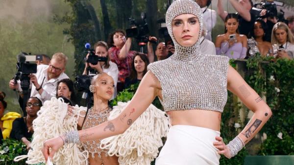 卡拉·迪瓦伊准备出演另一个戏剧角色