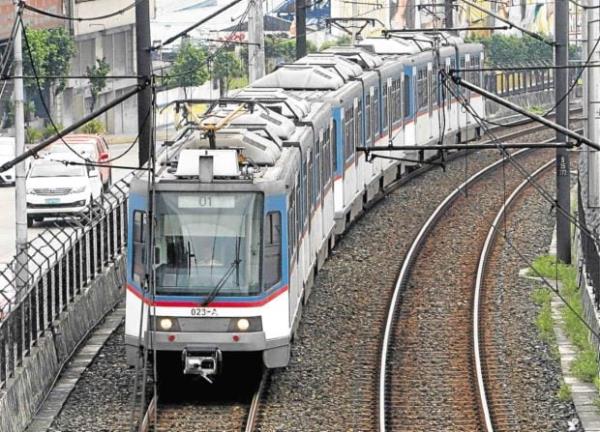 捷运3号车厢冒烟，200多名乘客在桑特兰站下车