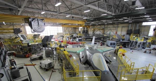 近一半的美国f -35还没有准备好飞行