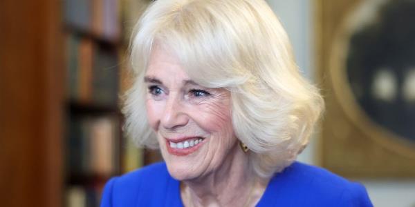 卡米拉在接待布克奖作家时表示，她“让阅读变得性感”