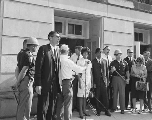 Malone & Hood At A Press Co<em></em>nference Following Their College Registration