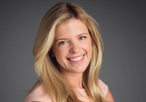 亲爱的安妮：我妻子对亲密关系缺乏兴趣，这让我迫切需要身体上的关注