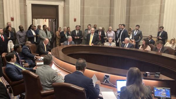 阿拉巴马州医用大麻委员会再次尝试颁发营业执照