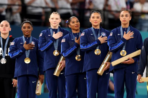 给奥运奖牌得主的金盒子里装的是什么？