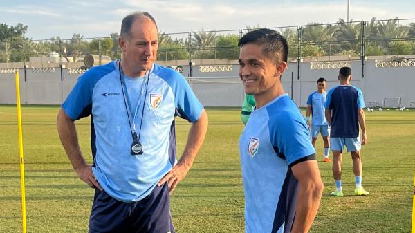 2023年的印度足球：从看台上的主场舒适和咆哮到大陆的崩溃