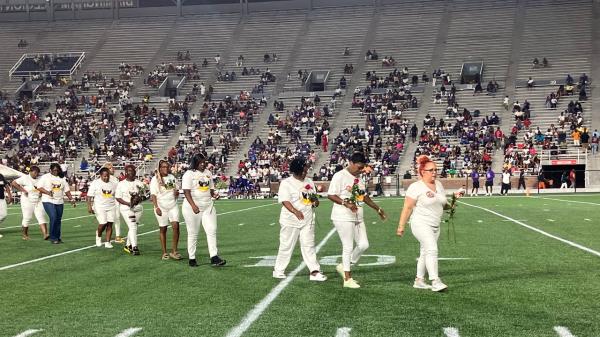 伯明翰的帕克，拉姆齐首次解决暴力经典