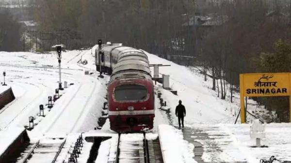 铁路部长Ashwani Vaishnaw透露，乌德汉普尔-斯利那加-巴拉穆拉项目非常困难