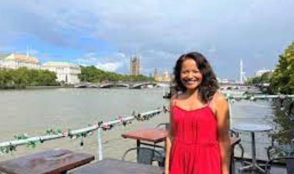 酒吧老板指责财政部扼杀了英国烈酒行业