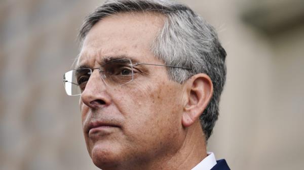 拉芬斯伯格说特朗普在重复“重复的阴谋论”：“无聊又悲伤”