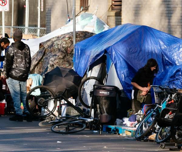 波士顿计划消除无家可归者的营地