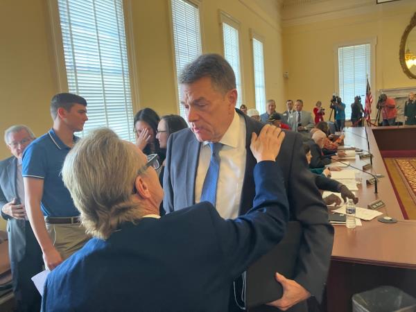 惠特迈尔：凯·艾维的核战争的漫长而愚蠢的传奇