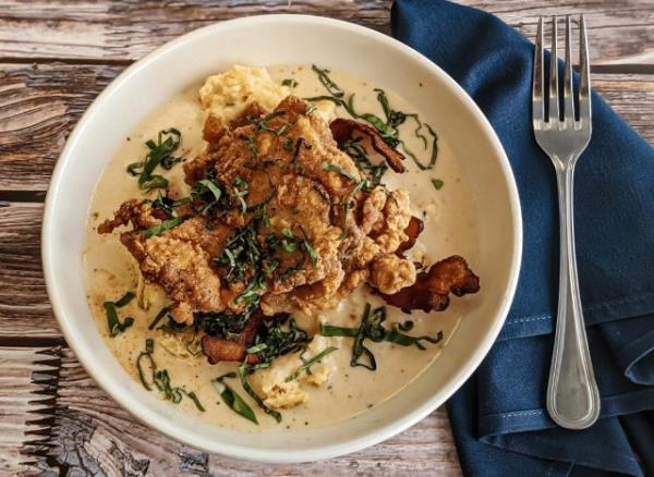 tupelo ho<em></em>ney cafe chicken biscuit