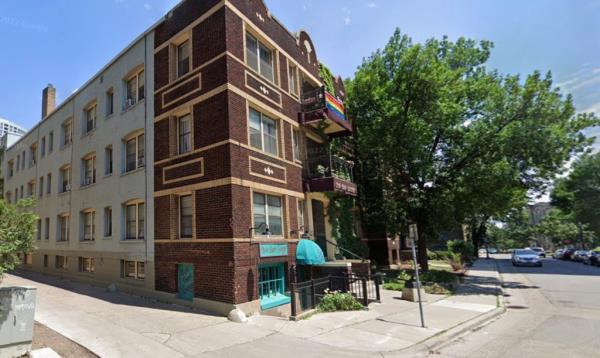 明尼阿波利斯的一名店员被高尔夫球杆刺穿后死亡