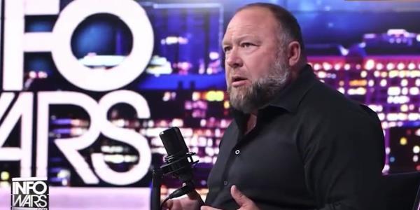 埃隆·马斯克发起投票后，亚历克斯·琼斯回到了Twitter／X