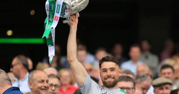 ó Cairealláin的旅程把他从西贝尔法斯特带到利默里克的中心角色