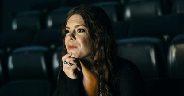 对美国本土剧作家玛丽·凯瑟琳·内格尔来说，过去就是现在