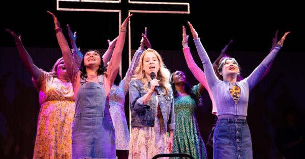 4月28日，外百老汇的《牙齿最后咬一口》