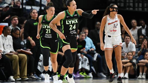 WNBA季后赛：纳菲萨·科利尔创造了历史，山猫队将面对太阳队