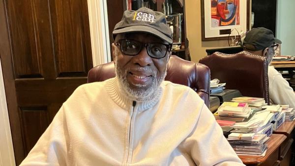 伯明翰的谢利·斯图尔特谈如何将斗争转化为成功：“我是一个黑人，我为此感到骄傲”