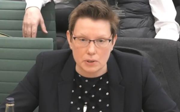 保守党议员指责政府解决无家可归问题的提议“可笑”